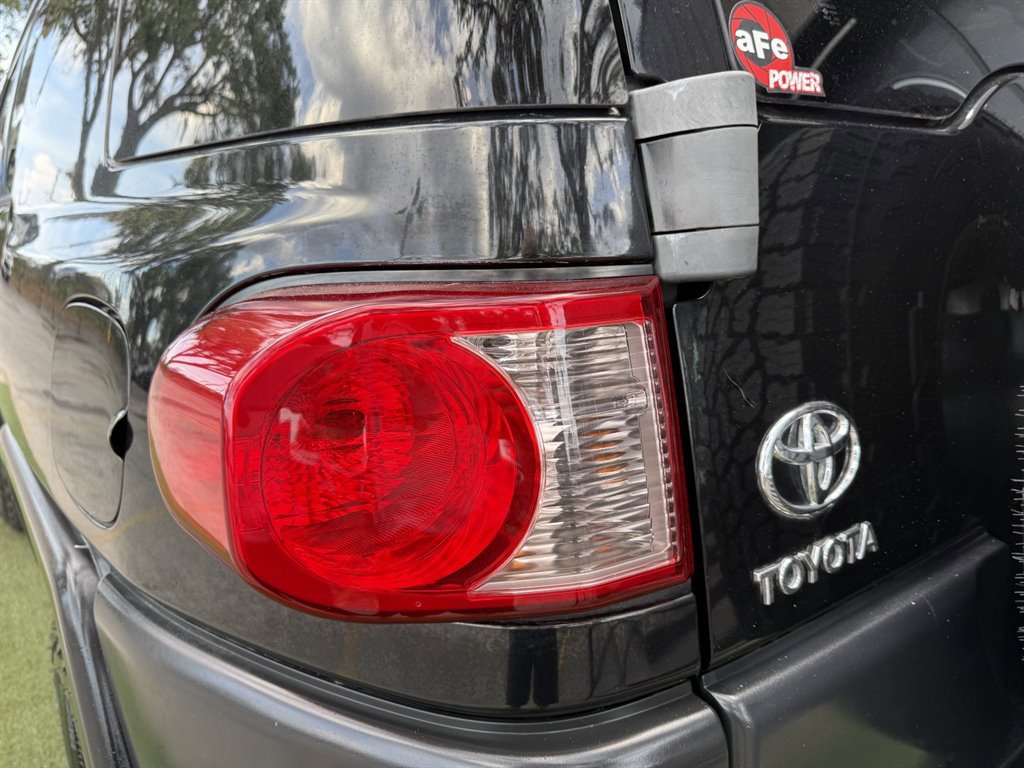 Used 2007 Toyota FJ Cruiser 4WD image 12