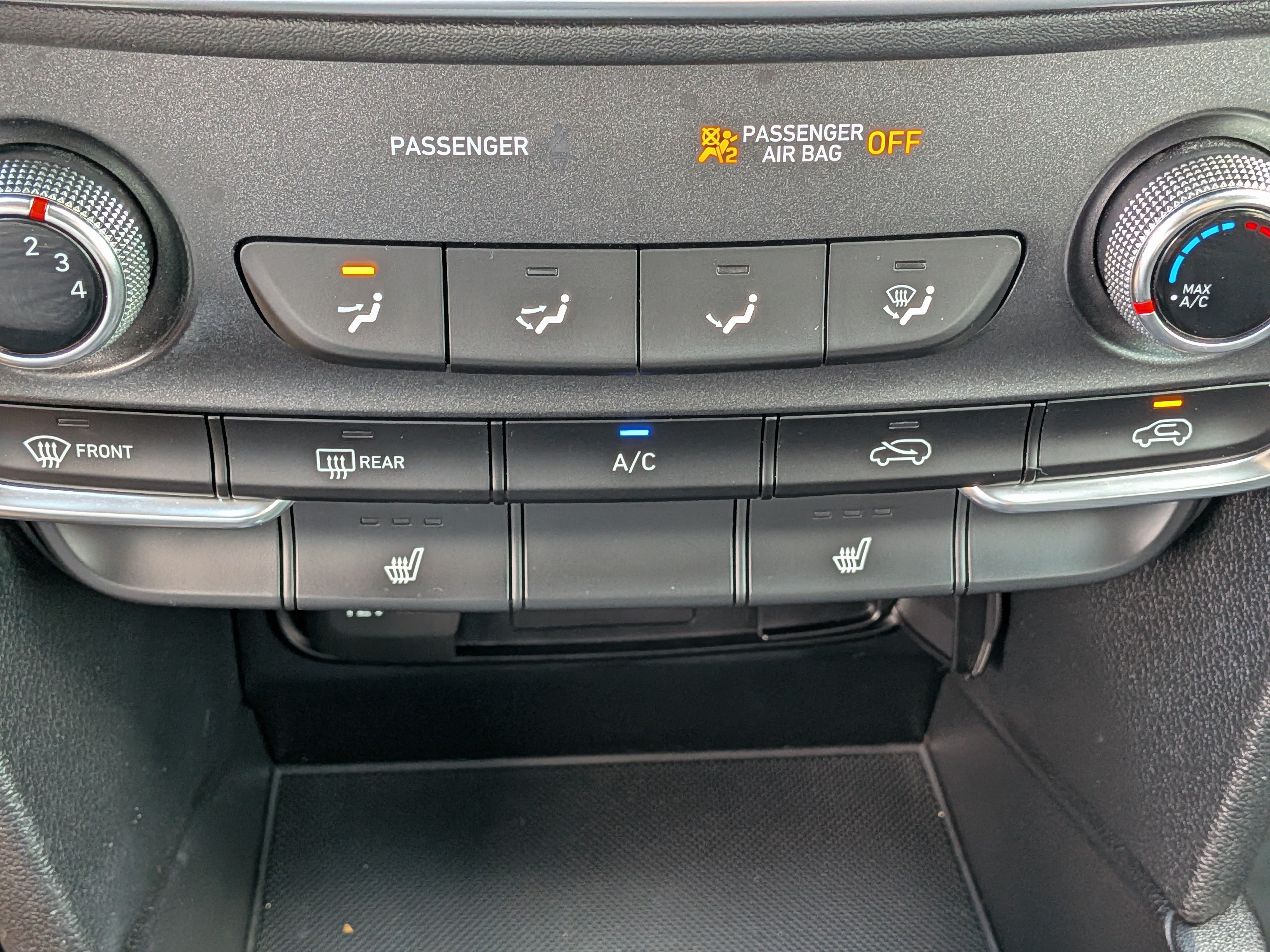 Used 2019 Hyundai Santa Fe SEL FWD image 30