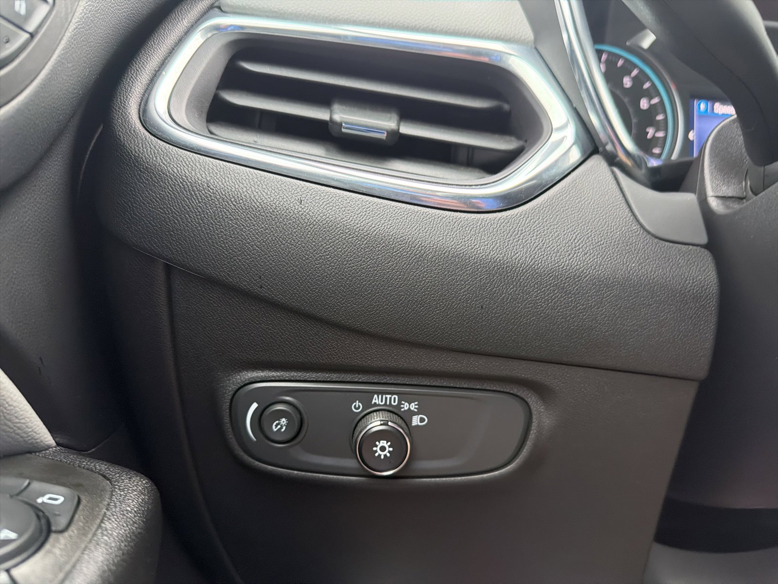 Used 2024 Chevrolet Equinox LS w/ LS Convenience Package AWD/4WD image 21