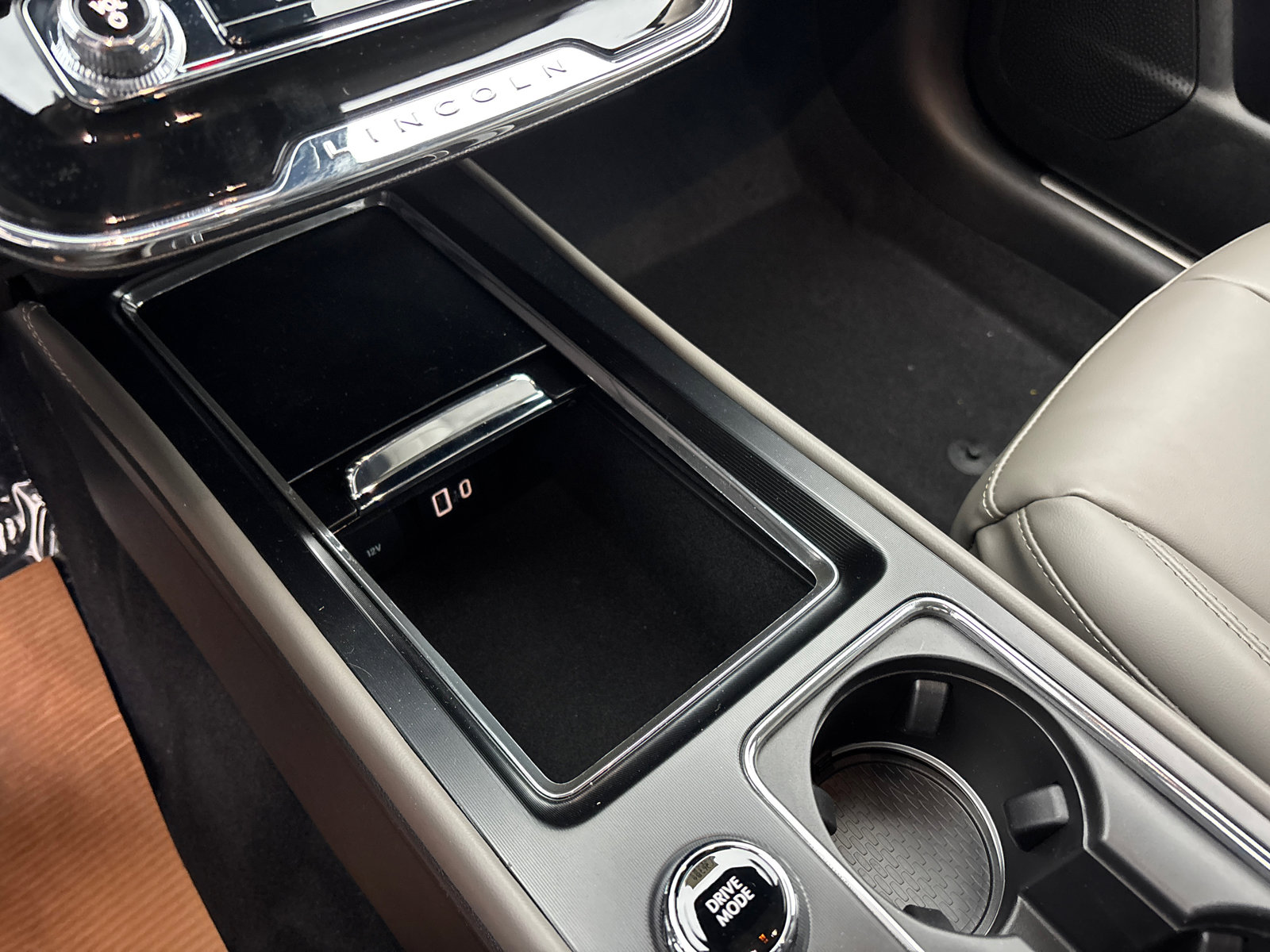 New 2026 Lincoln Corsair Premiere image 23