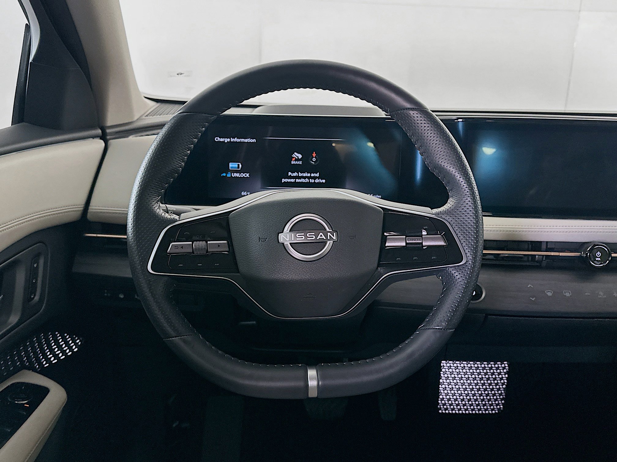 Used 2023 Nissan Ariya FWD image 18