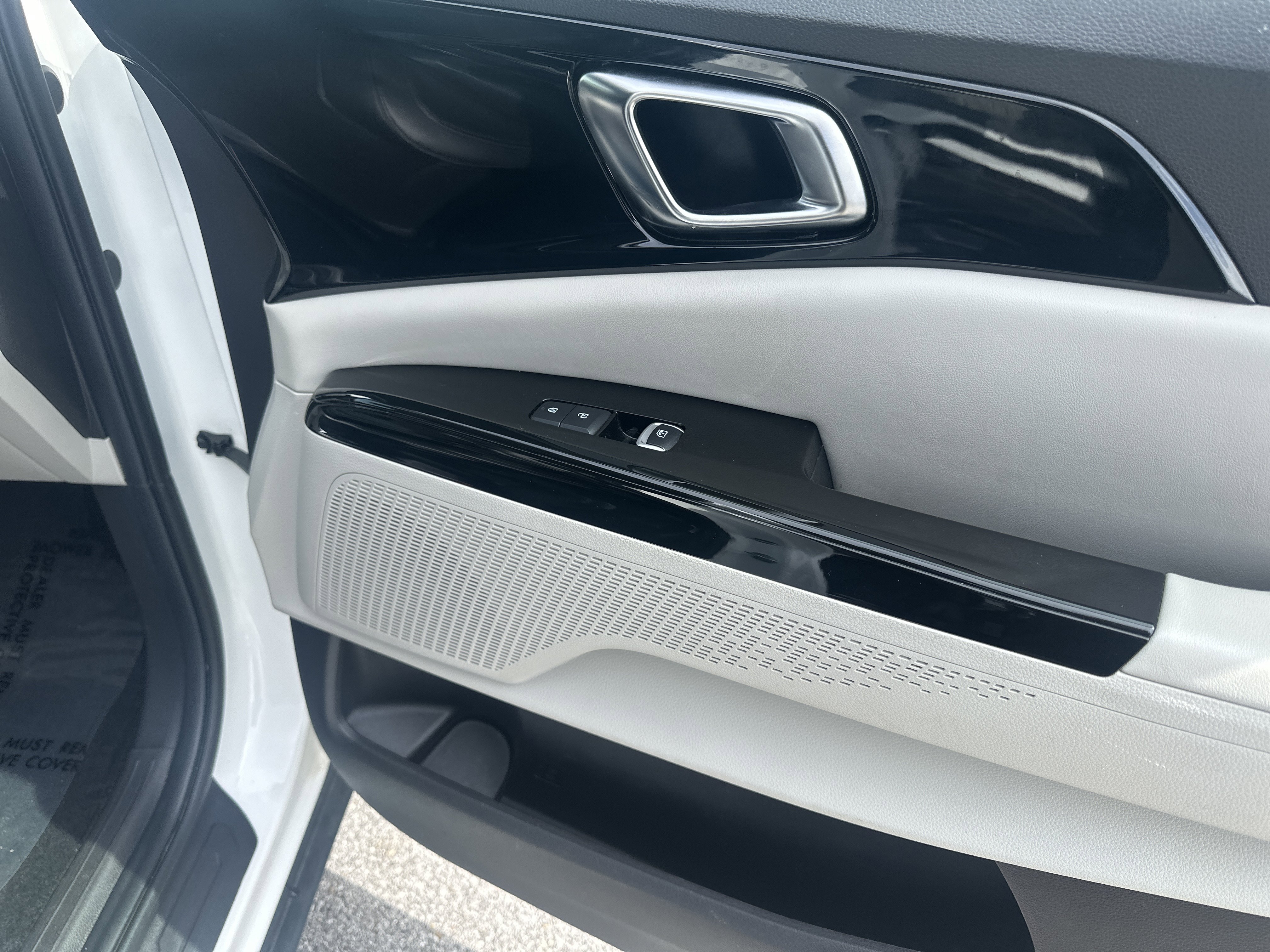 Used 2024 Kia Carnival SX image 25