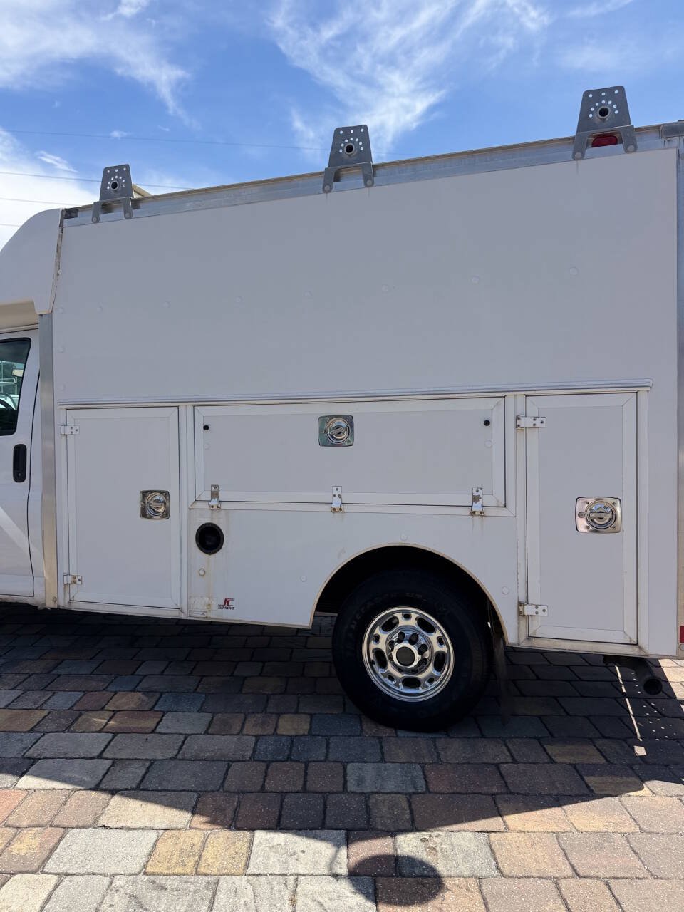 Used 2012 Chevrolet Express 3500 RWD image 17