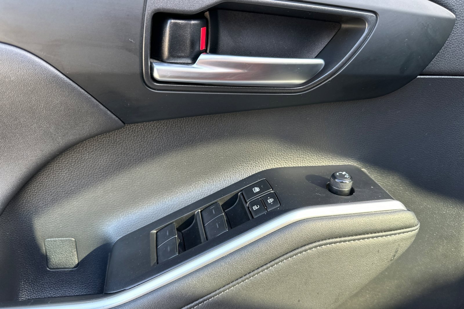 Used 2023 Toyota Highlander XLE image 10