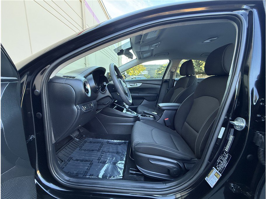 Used 2022 Kia Forte LXS image 7