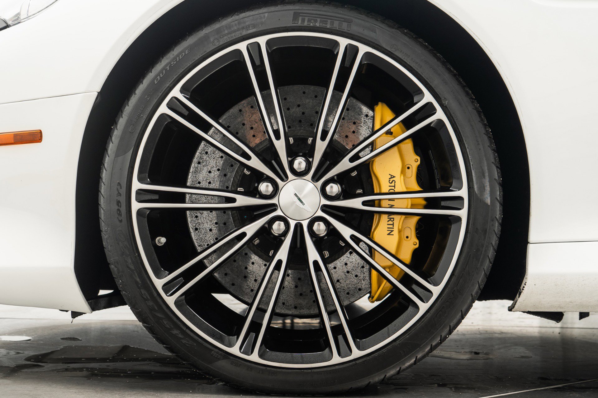 Used 2014 Aston Martin DB9 Volante image 10