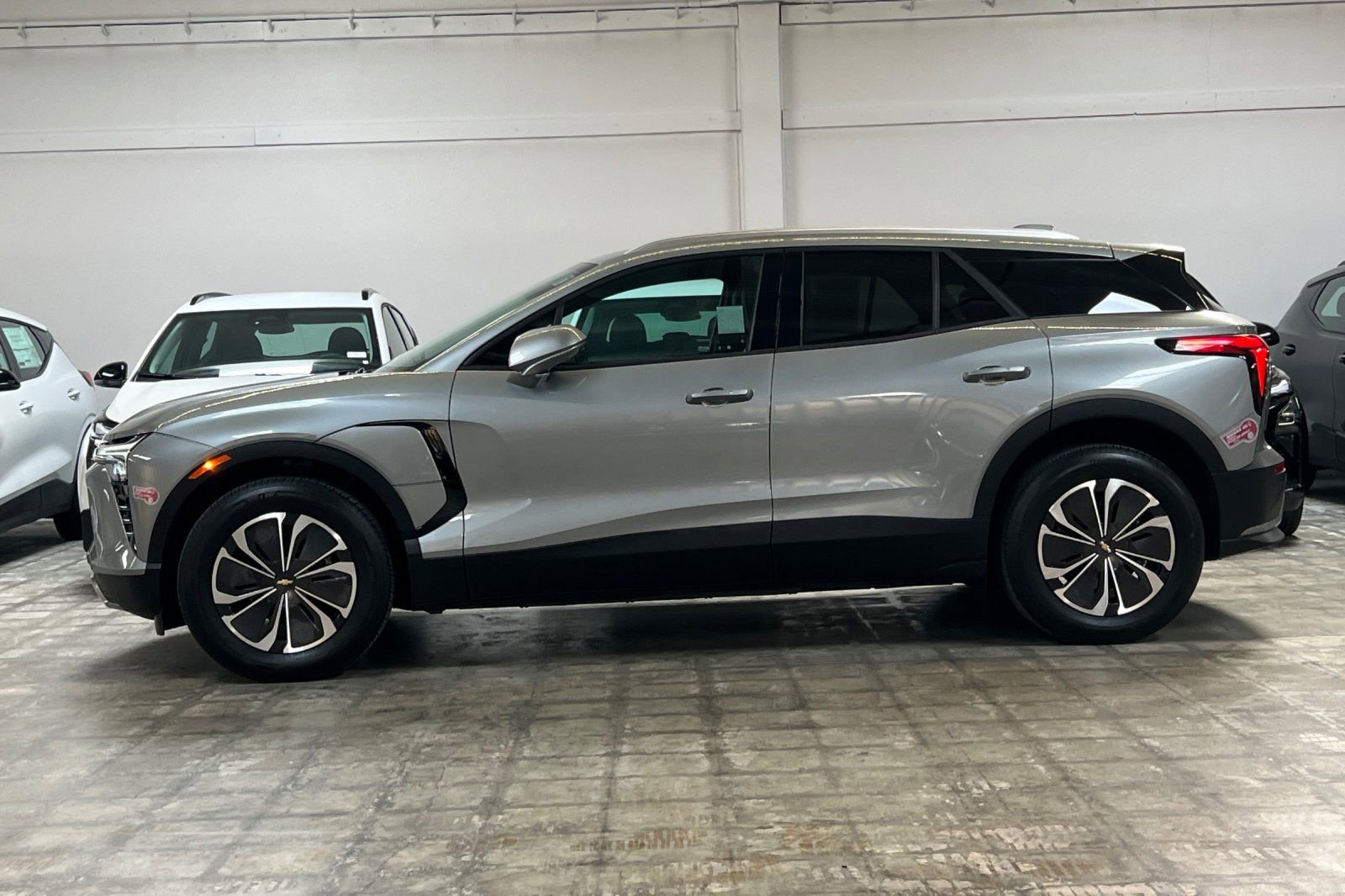 Used 2024 Chevrolet Blazer EV LT AWD/4WD image 7