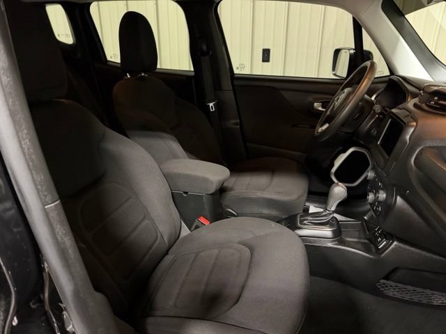 Used 2019 Jeep Renegade Latitude FWD image 26