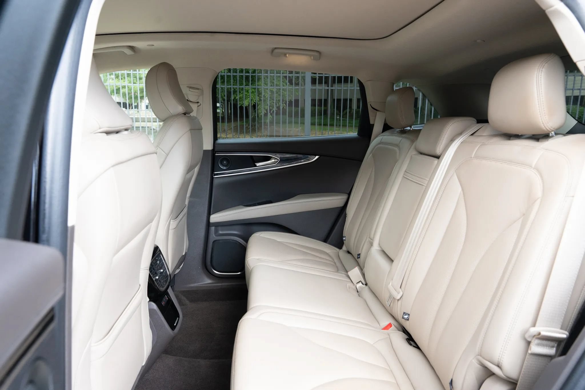 Used 2021 Lincoln Nautilus Reserve FWD image 14
