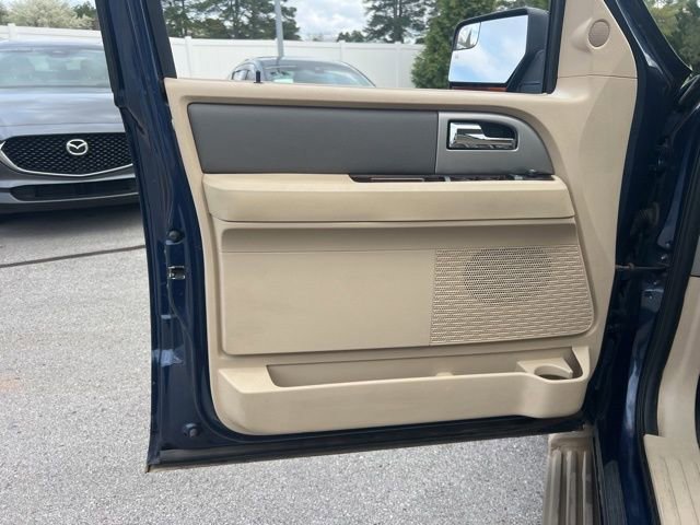 Used 2013 Ford Expedition XLT image 22