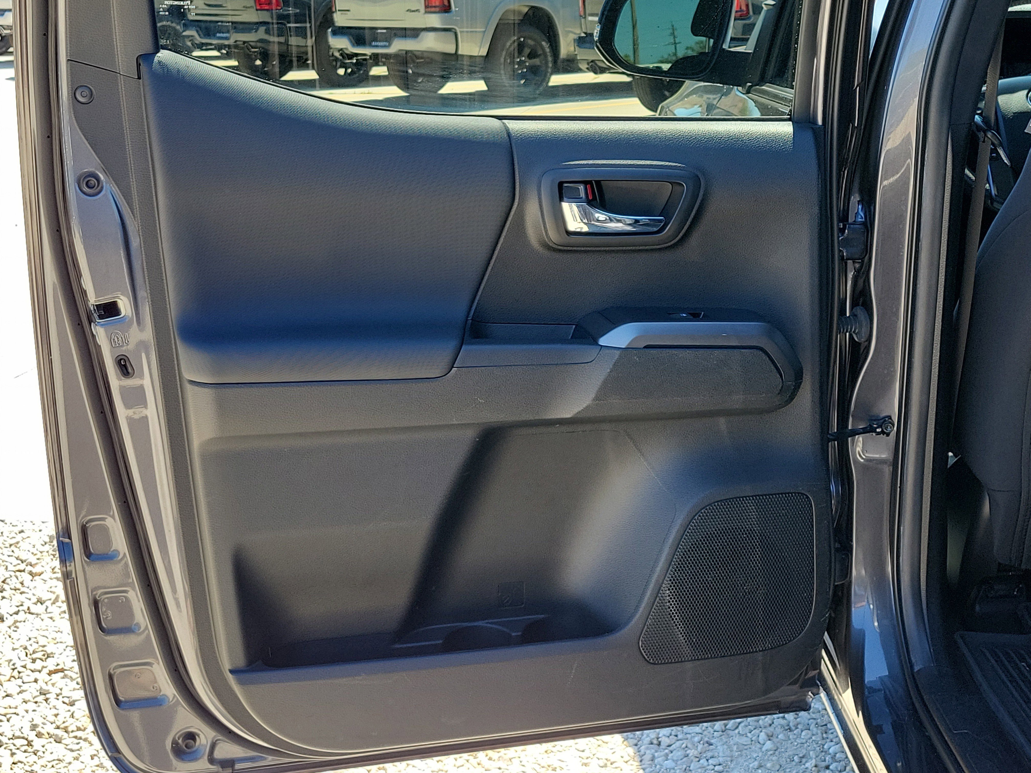 Used 2023 Toyota Tacoma TRD Sport image 13