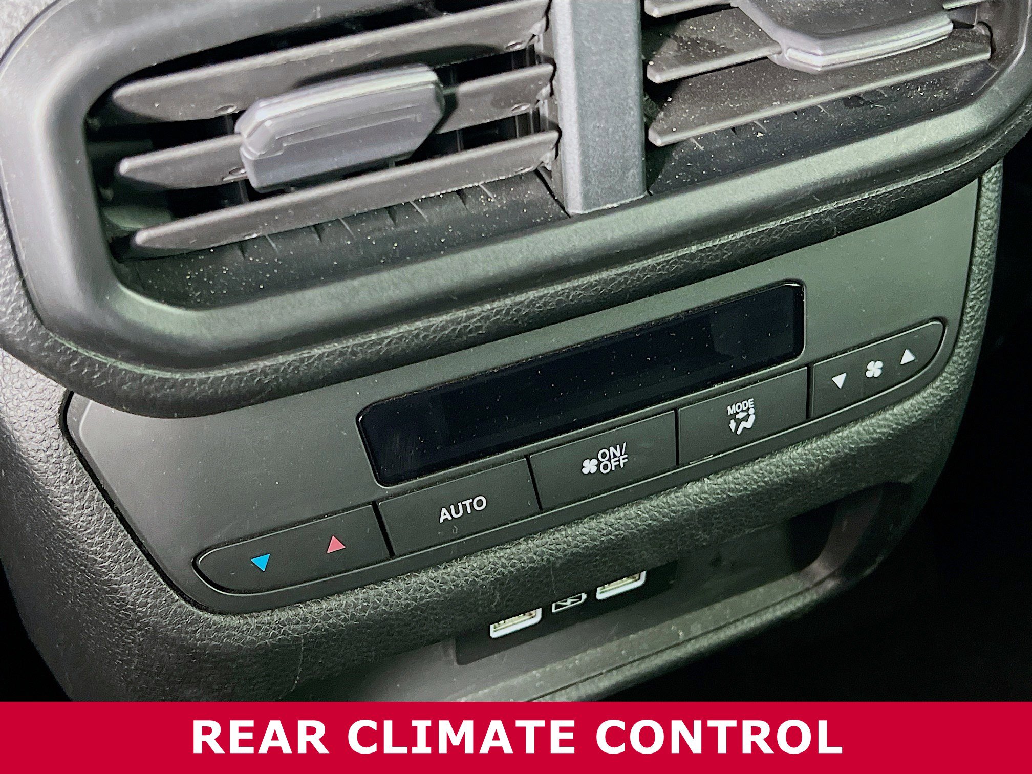 Used 2023 Honda Pilot Touring image 27