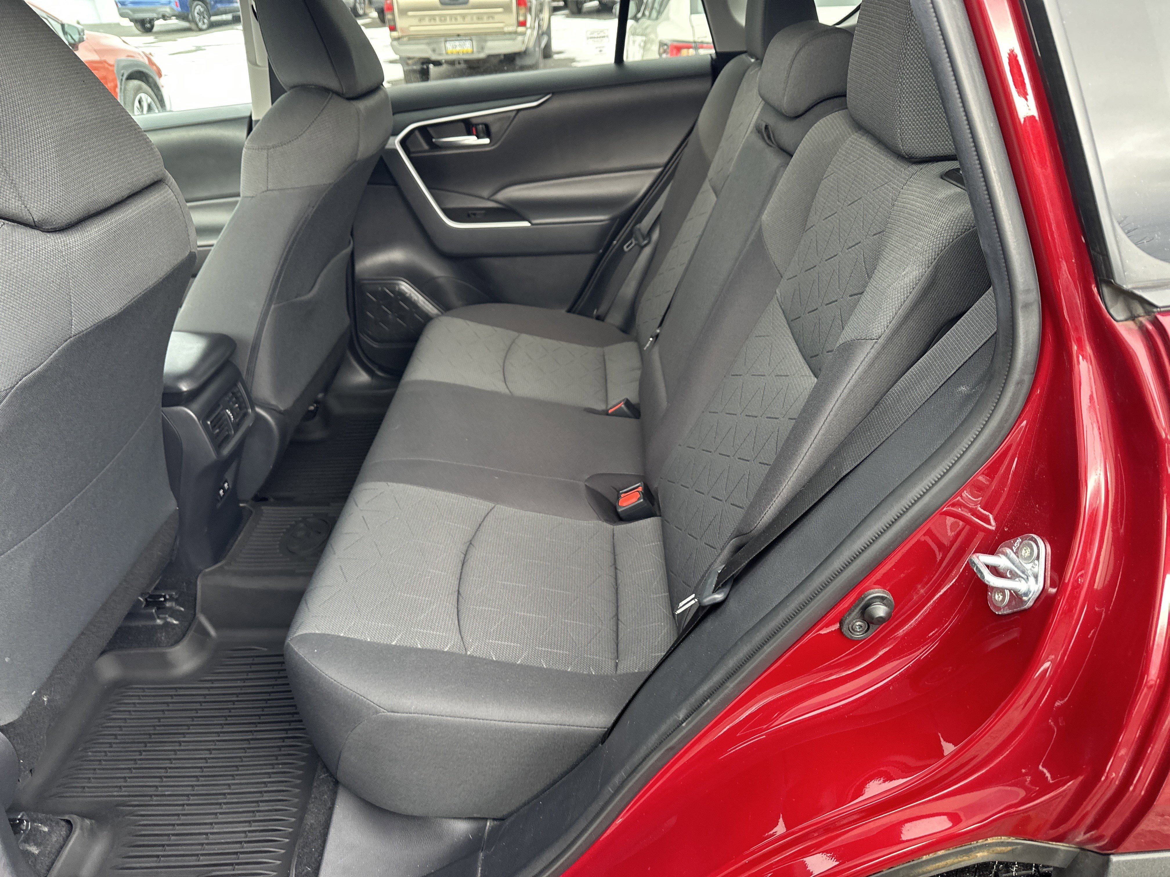 Used 2021 Toyota RAV4 XLE image 13