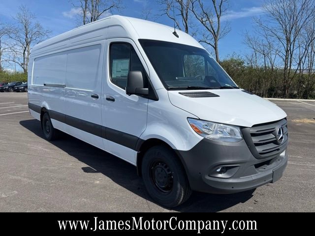 Used 2026 Mercedes-Benz Sprinter 2500 image 3