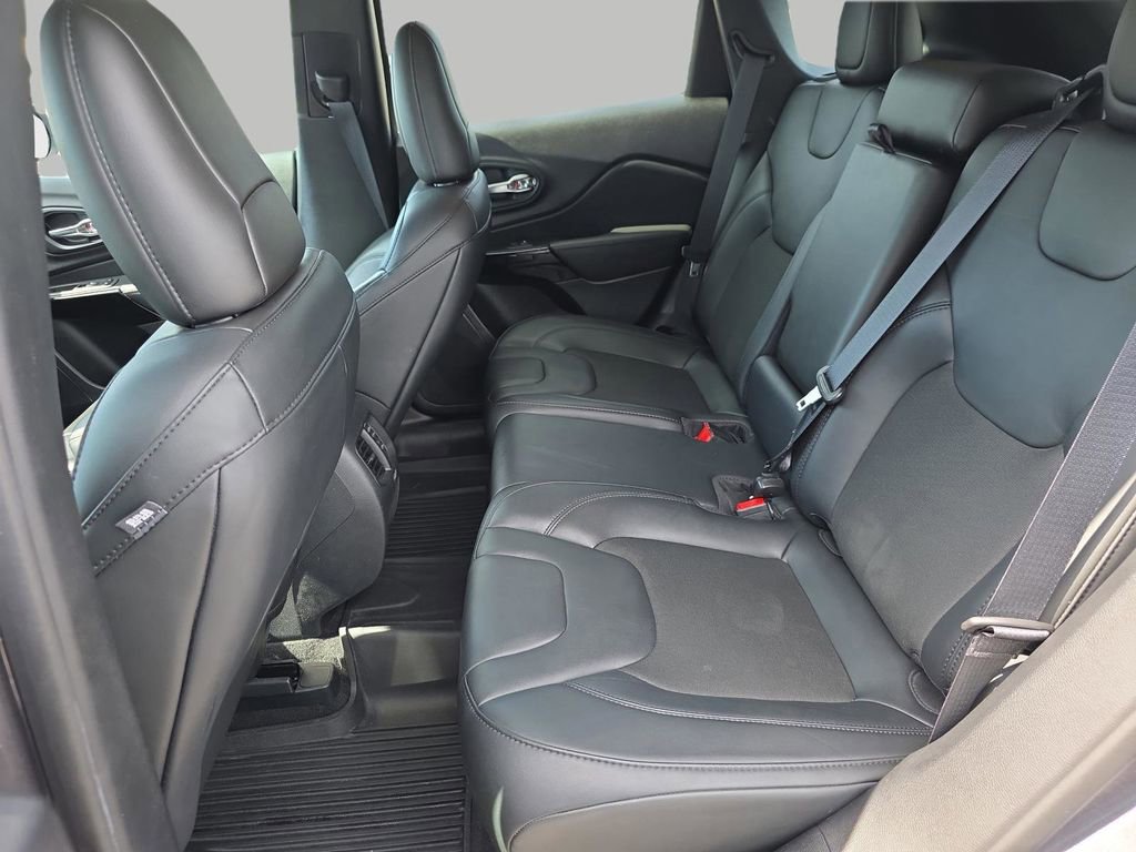 Used 2021 Jeep Cherokee Latitude Plus FWD image 27