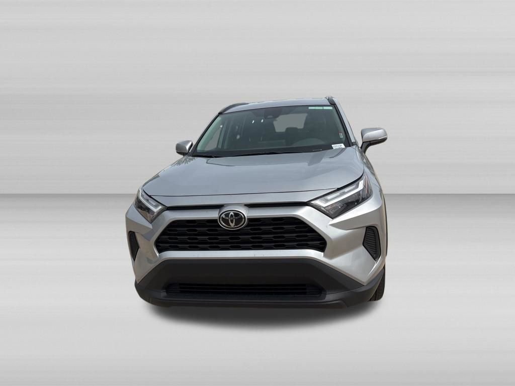 Used 2025 Toyota RAV4 XLE AWD/4WD image 10