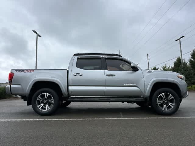 Used 2017 Toyota Tacoma TRD Sport w/ Premium & Technology Package AWD/4WD image 3