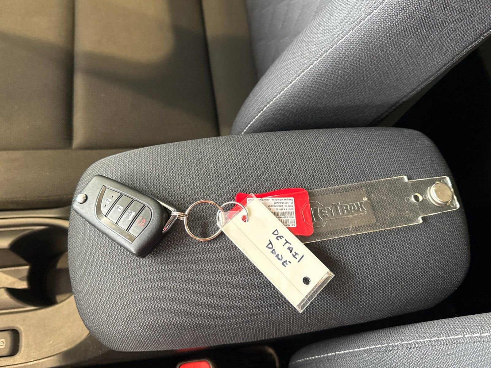 Used 2025 Toyota Corolla LE FWD image 9