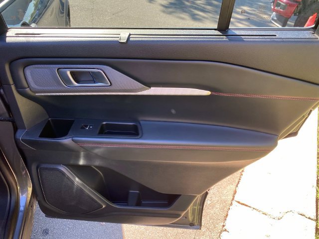 Used 2025 Ford Explorer ST-Line w/ Premium Package RWD image 36