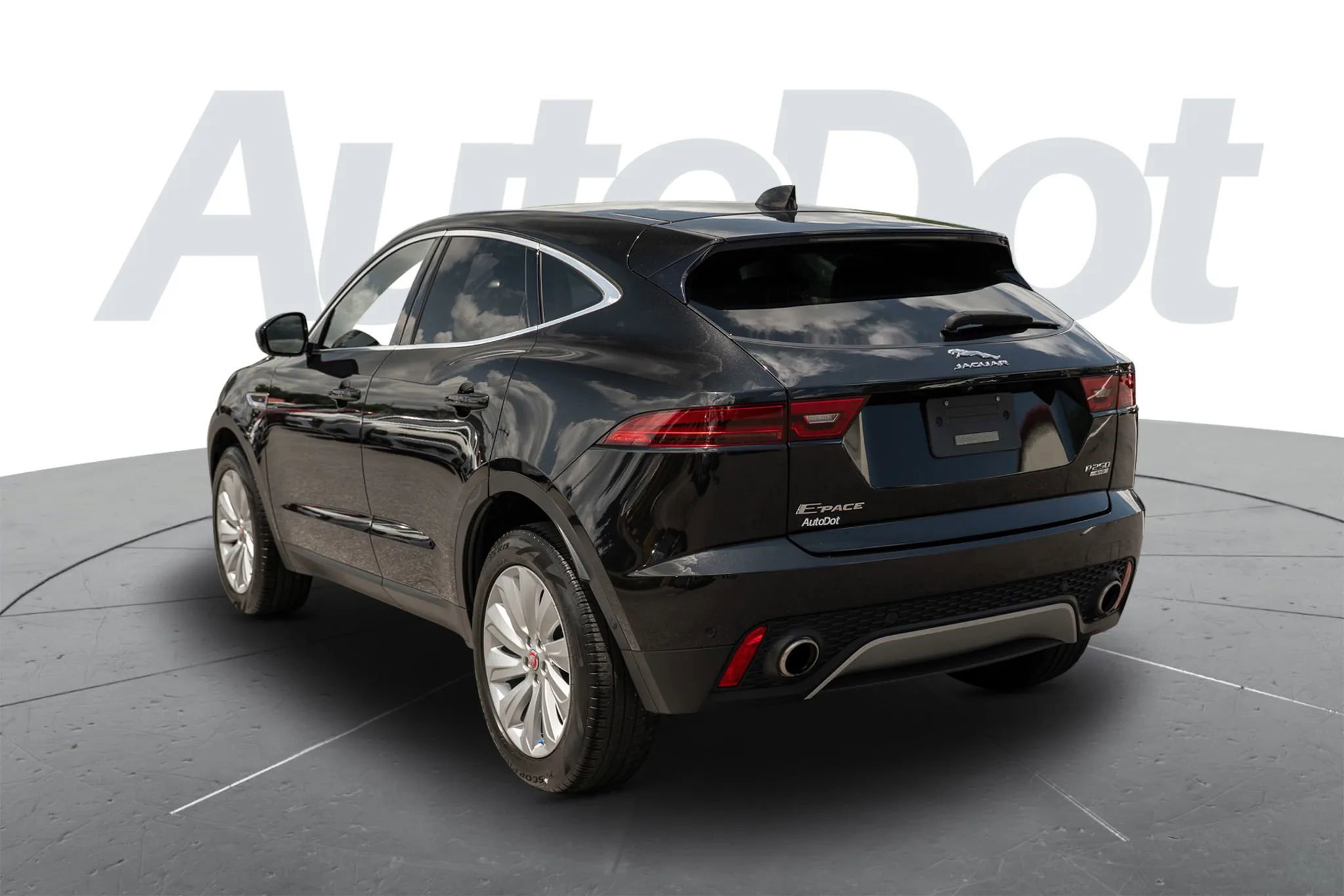 Used 2020 Jaguar E-PACE SE image 2