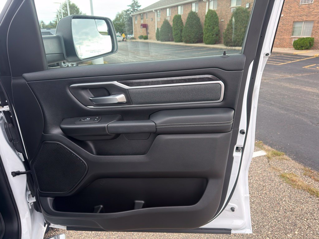 Used 2021 RAM 1500 Big Horn AWD/4WD image 44