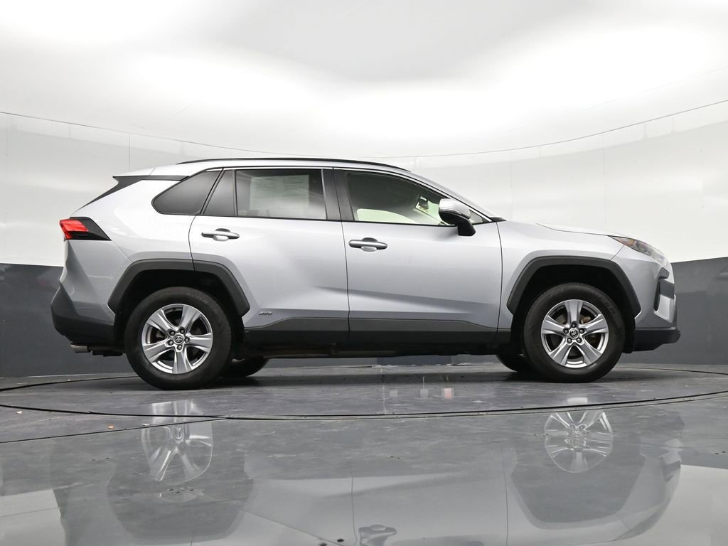 Used 2022 Toyota RAV4 LE image 31