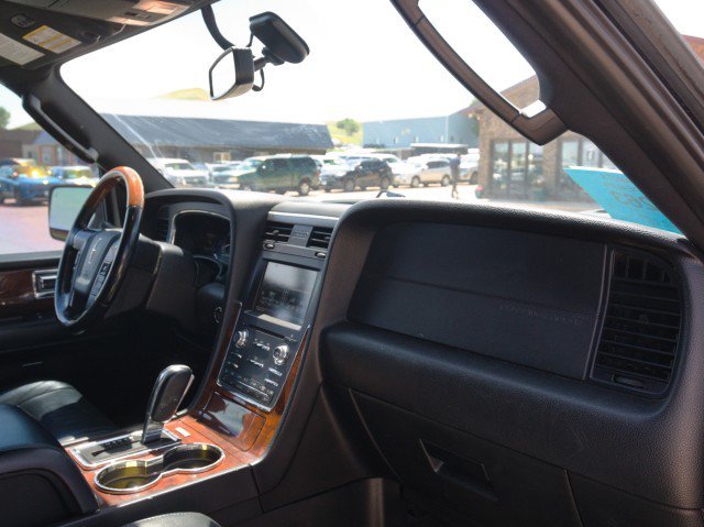 Used 2015 Lincoln Navigator 4WD image 39