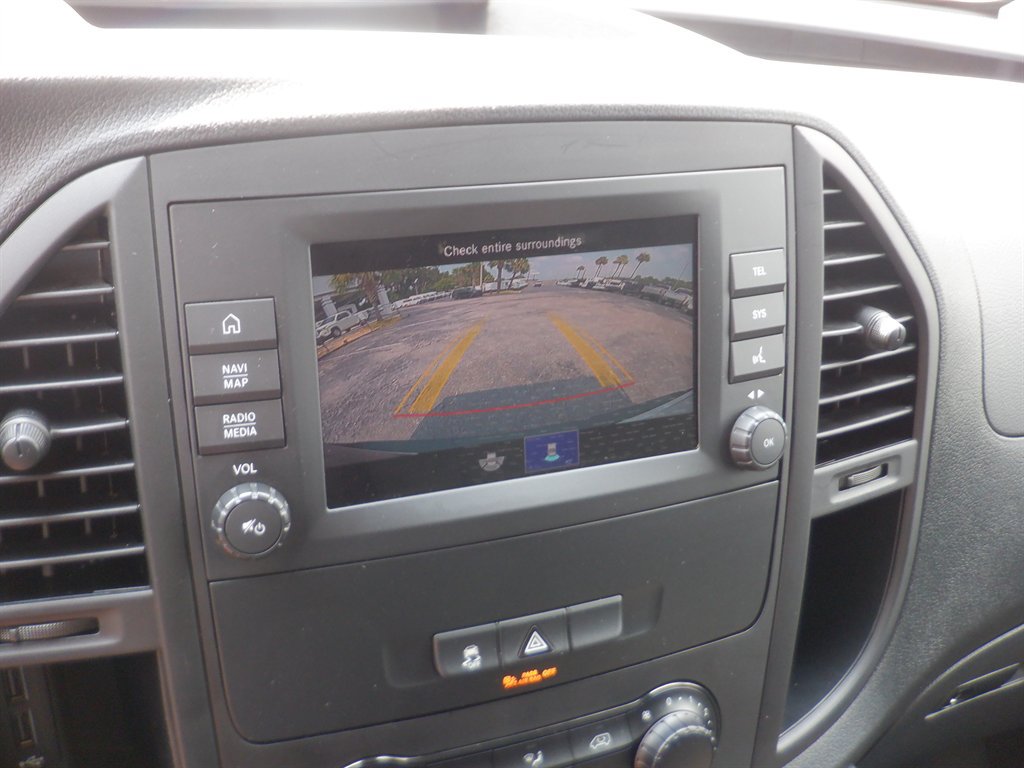 Used 2023 Mercedes-Benz Metris image 17