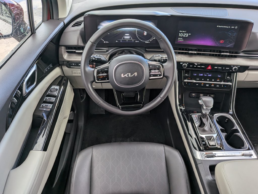 Certified 2024 Kia Carnival SX FWD image 16