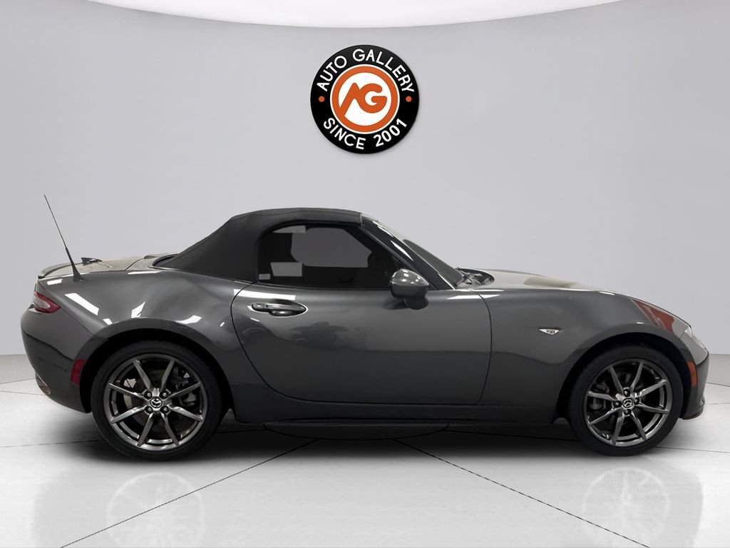 Used 2019 MAZDA MX-5 Miata Grand Touring w/ GT-S Package RWD image 2