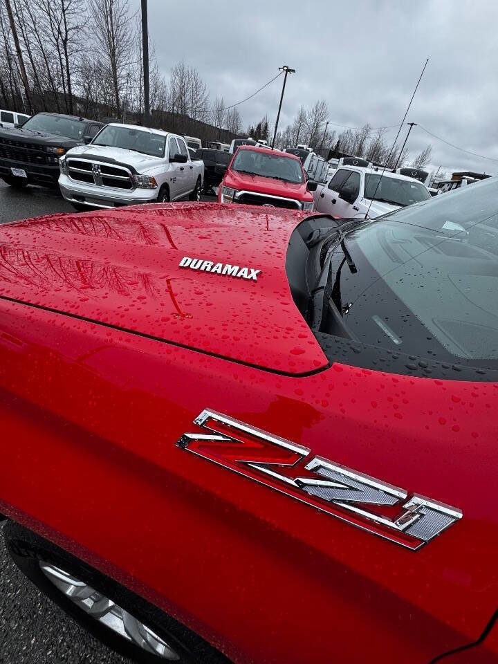 Used 2021 Chevrolet Silverado 1500 LT AWD/4WD image 4