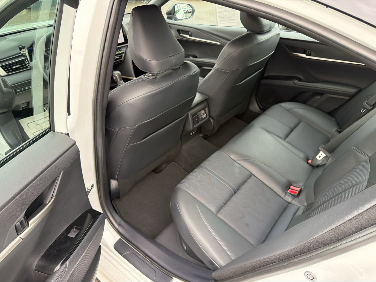 Used 2025 Toyota Camry XSE image 9