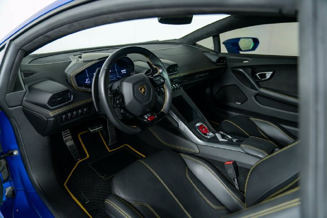 Used 2022 Lamborghini Huracan EVO RWD image 16