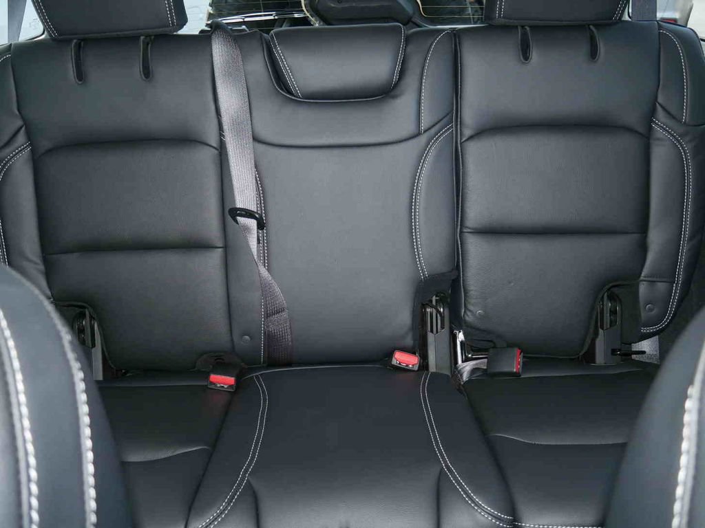 Used 2025 Jeep Wrangler Unlimited Rubicon AWD/4WD image 37