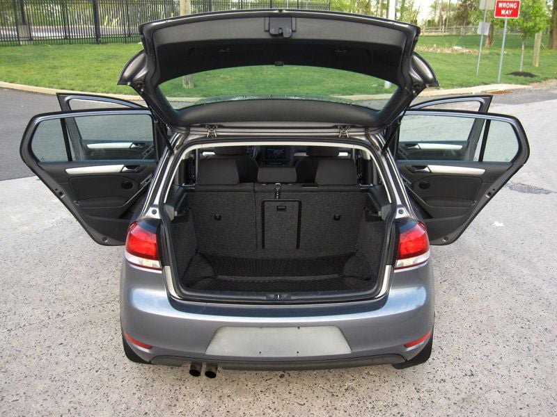 Used 2011 Volkswagen Golf TDI image 30