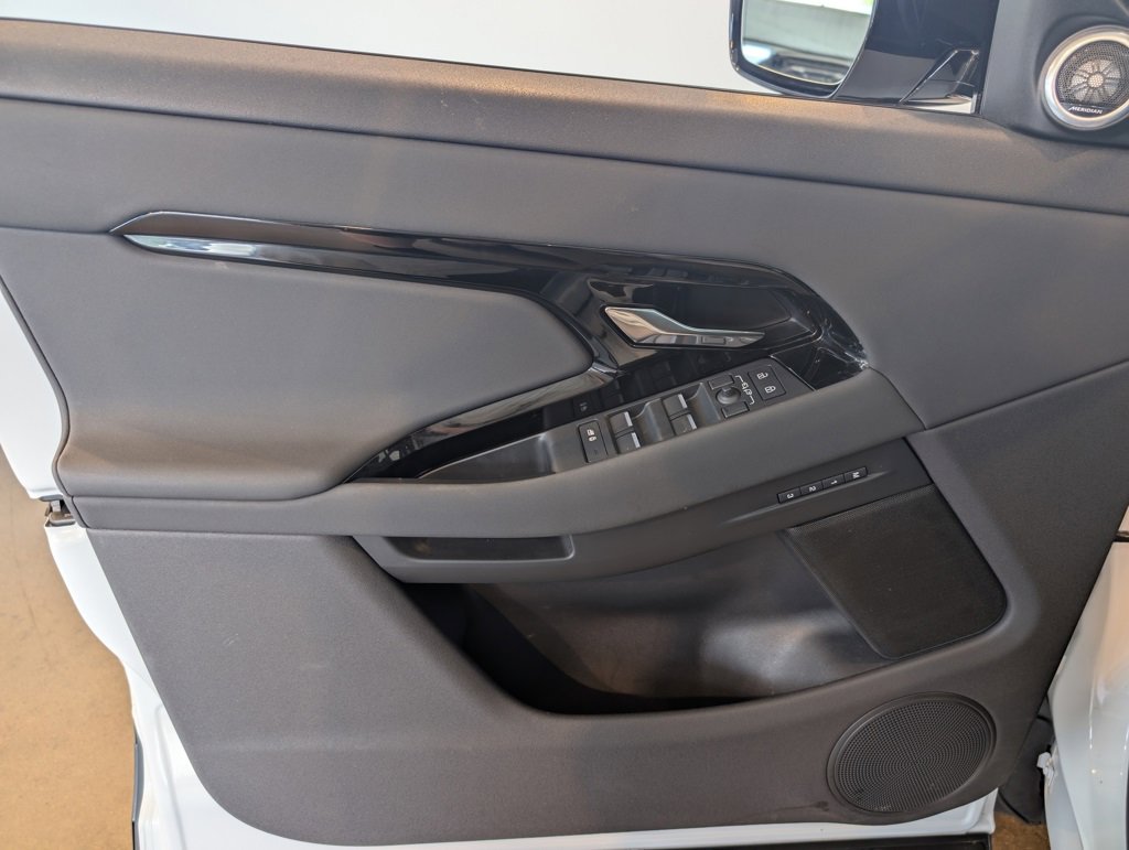 Used 2025 Land Rover Range Rover Evoque S image 11