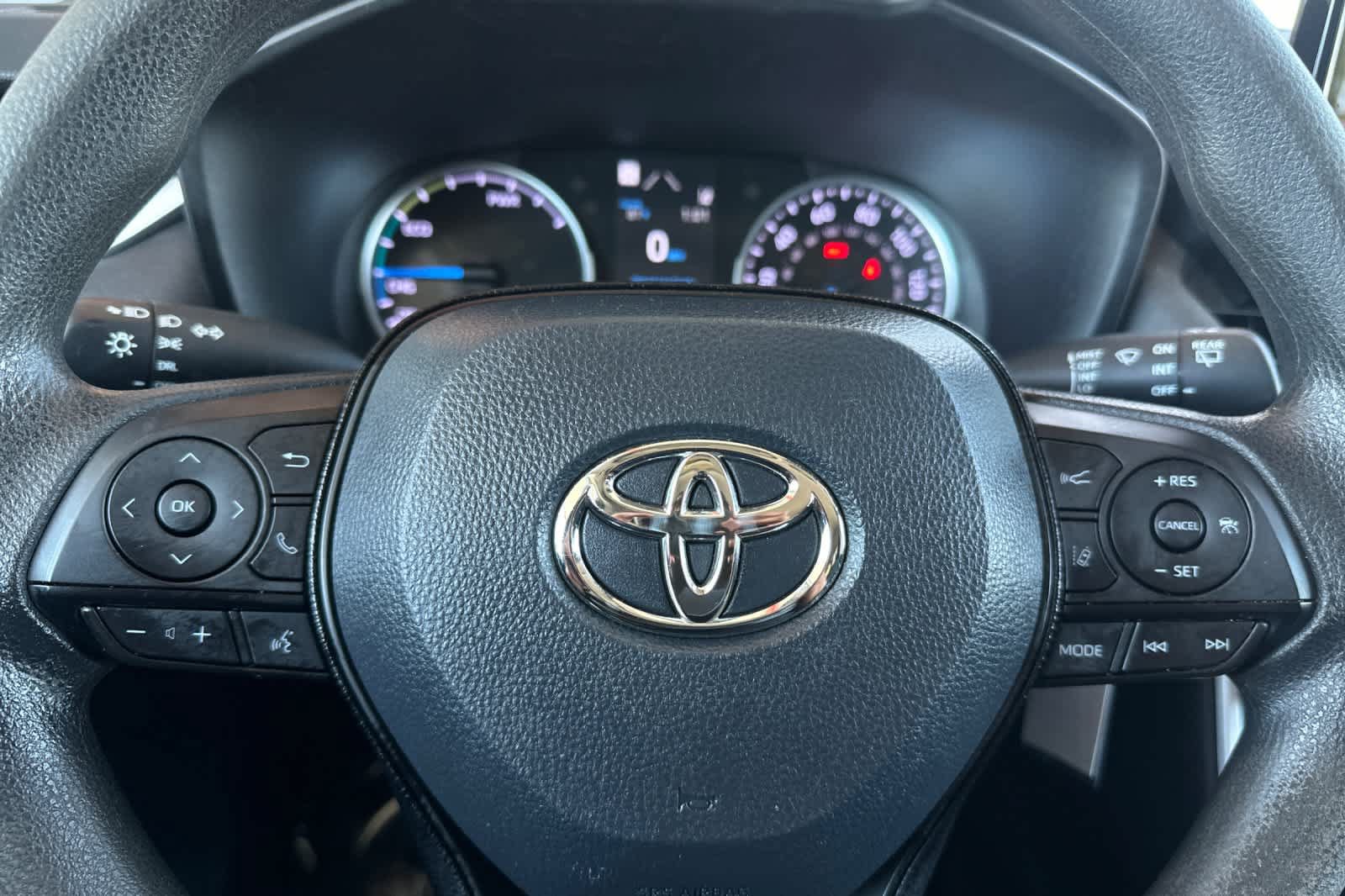 Used 2019 Toyota RAV4 LE AWD/4WD image 24