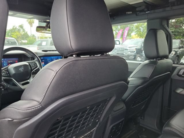 Used 2023 Ford Bronco Everglades AWD/4WD image 11