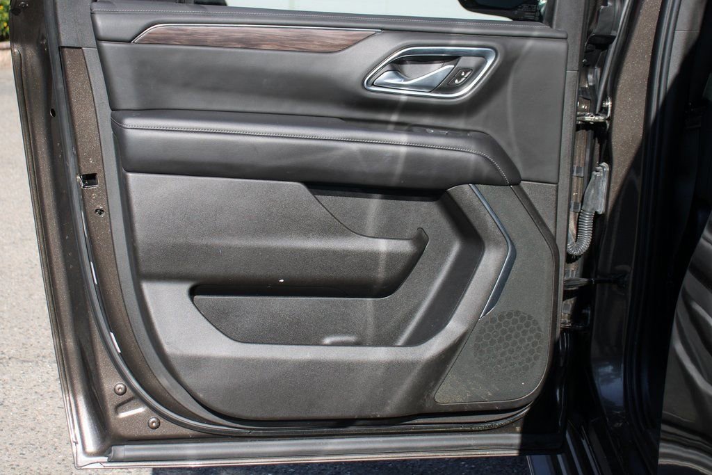 Used 2021 Chevrolet Suburban LS w/ Driver Alert Package image 32