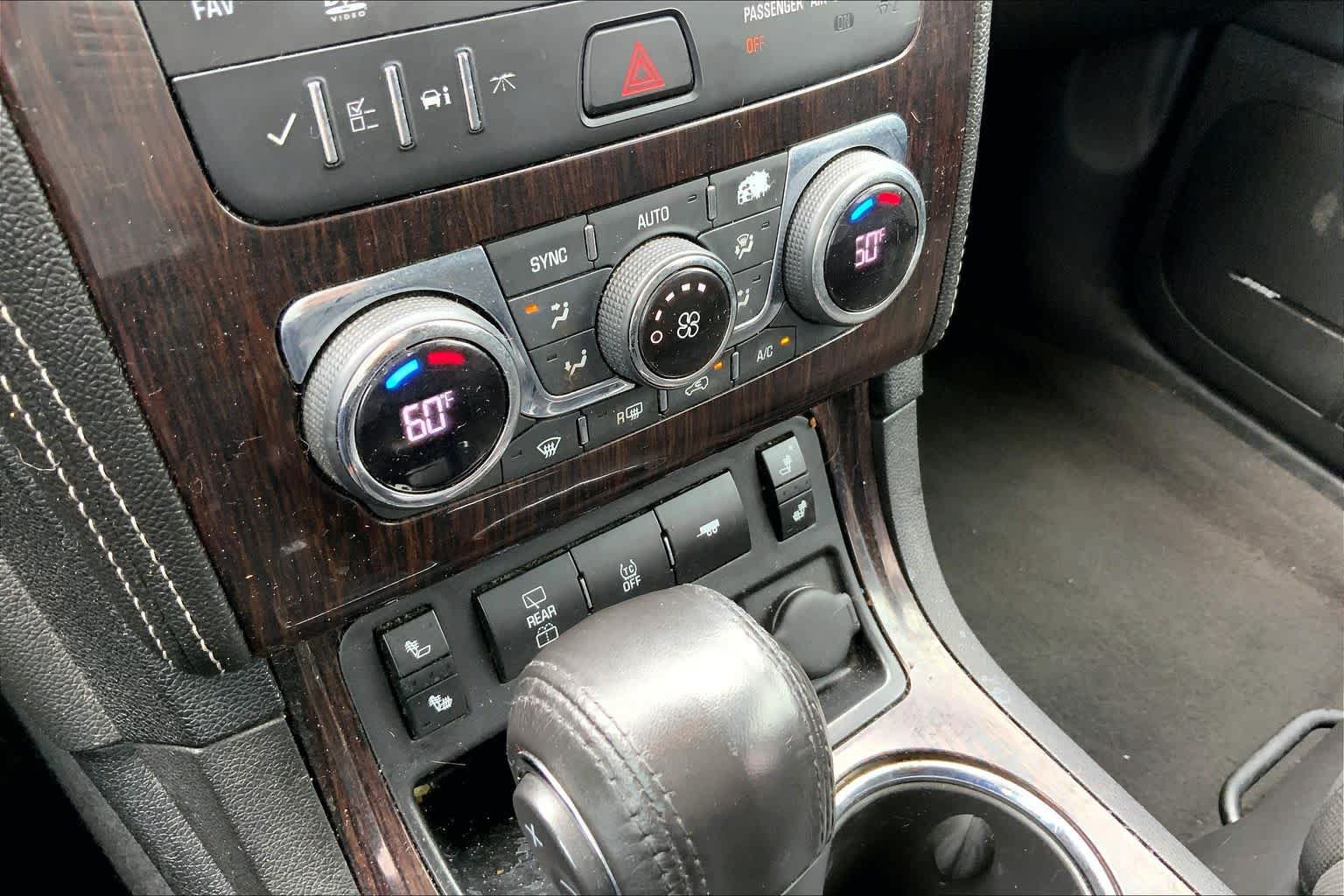 Used 2016 Chevrolet Traverse LT w/ Traveler's Package FWD image 34