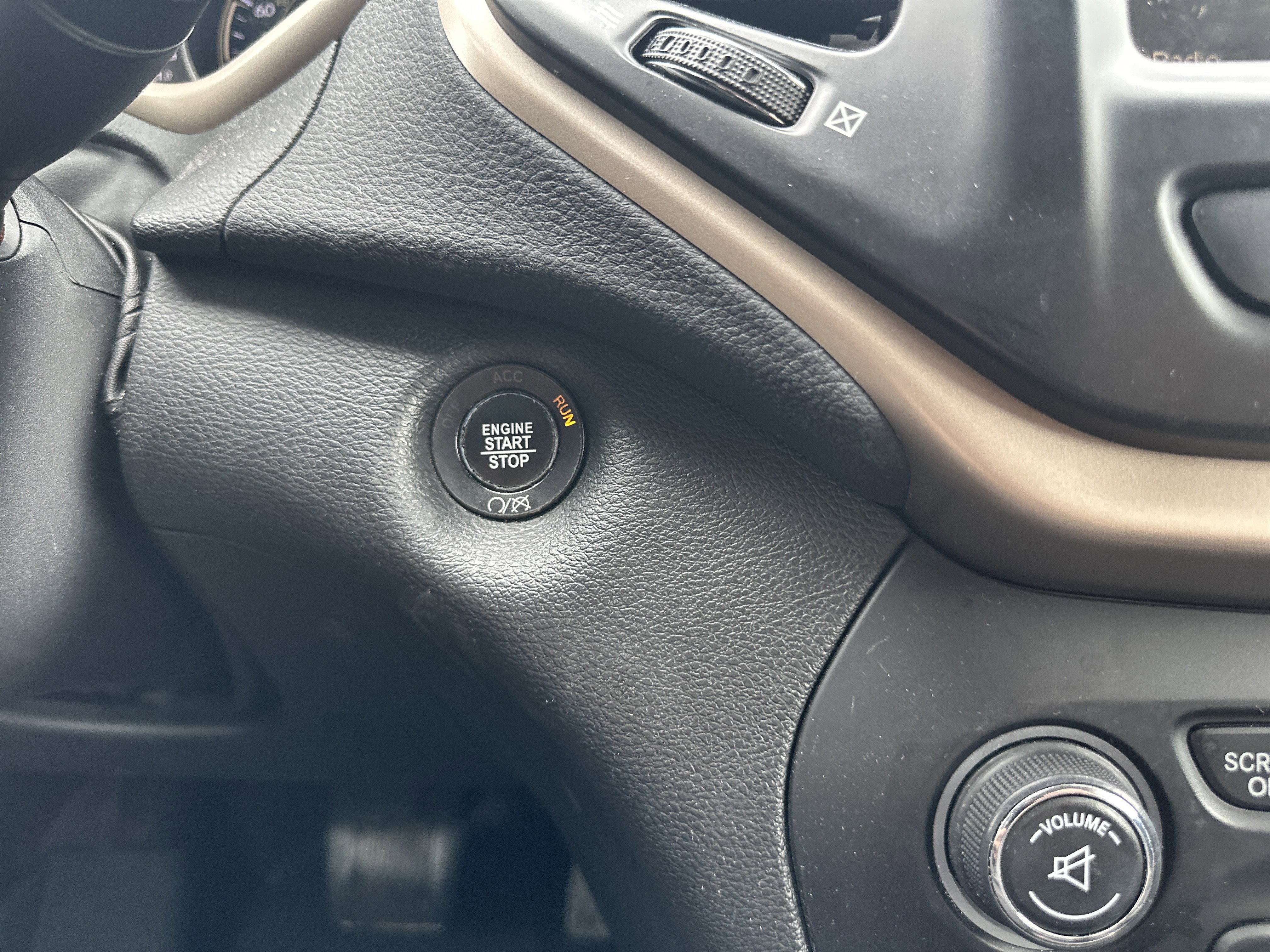 Used 2018 Jeep Cherokee Limited w/ High Altitude Package image 24