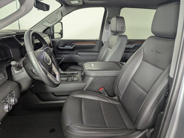 Used 2025 GMC Sierra 2500 Denali image 16