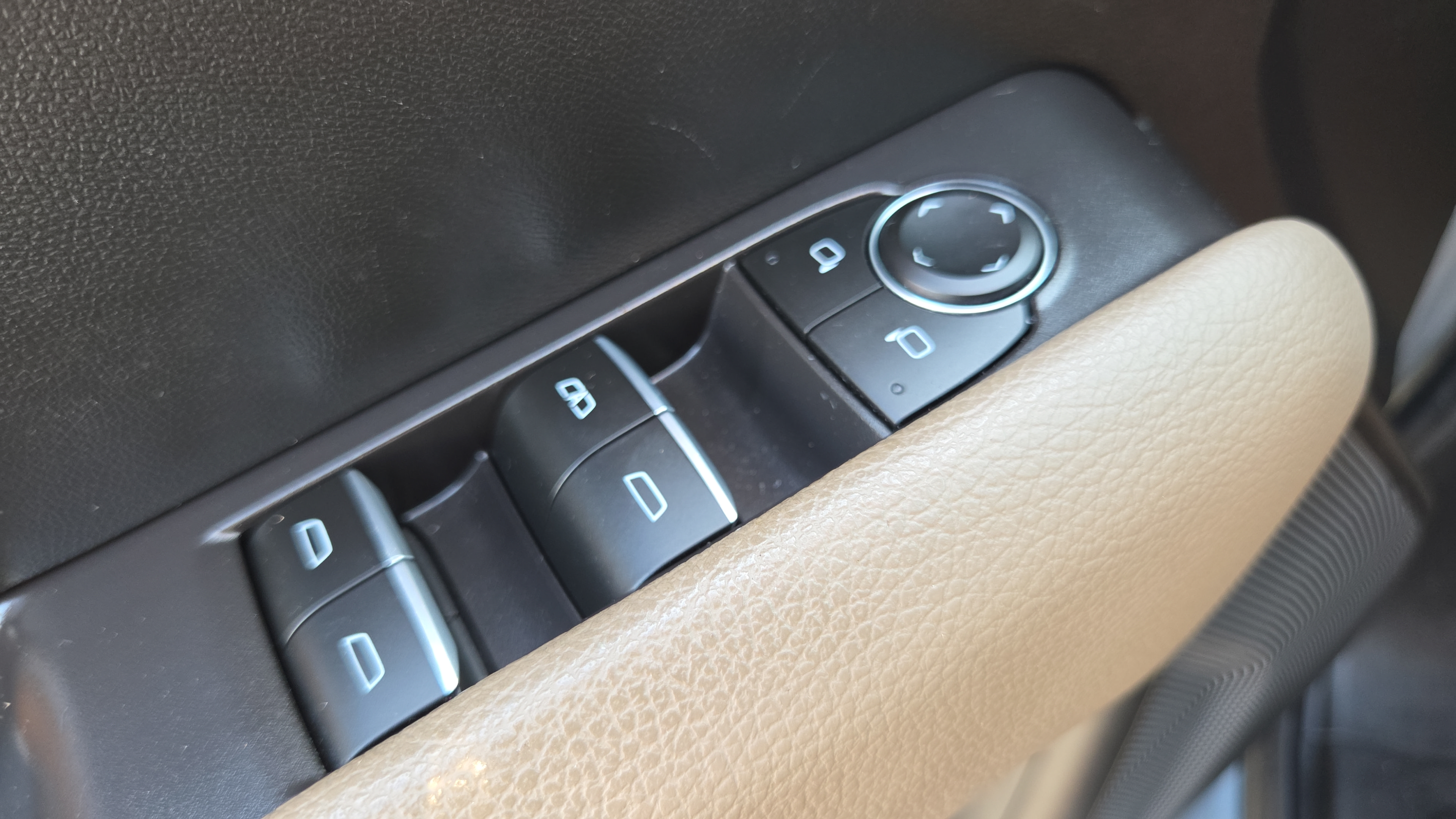 Used 2023 GMC Canyon Denali AWD/4WD image 30