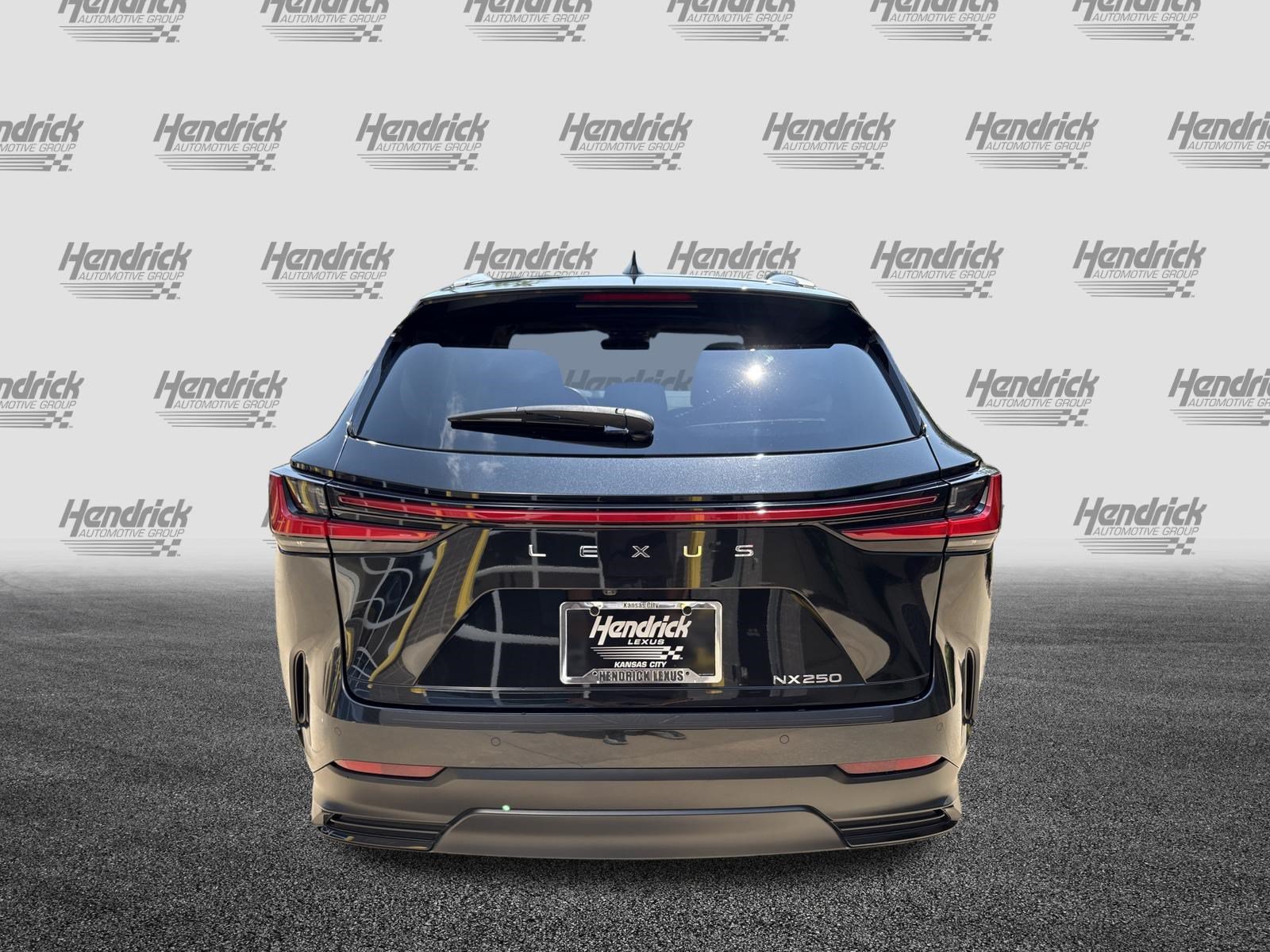 Used 2024 Lexus NX 250 FWD image 9