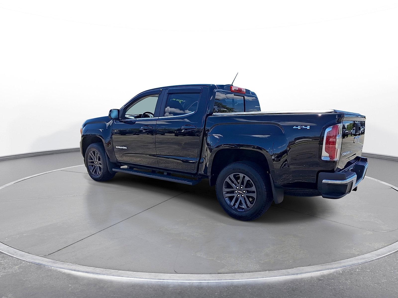 Used 2020 GMC Canyon SLE w/ Elevation Edition AWD/4WD image 6