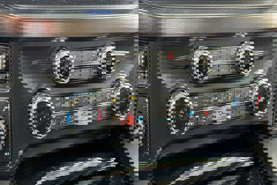 New 2026 Ford F250 Lariat w/ Black Appearance Package image 48