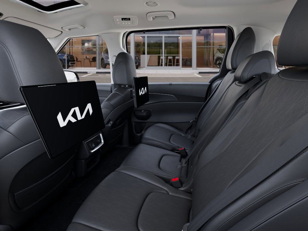 New 2025 Kia Carnival SX FWD image 18
