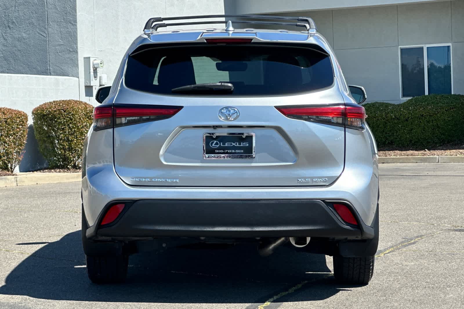 Used 2023 Toyota Highlander XLE image 8