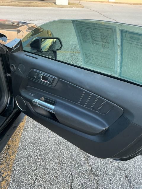 Used 2019 Ford Mustang Premium image 13