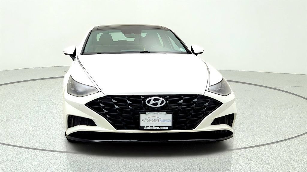 Used 2022 Hyundai Sonata Limited w/ Cargo Package FWD image 2